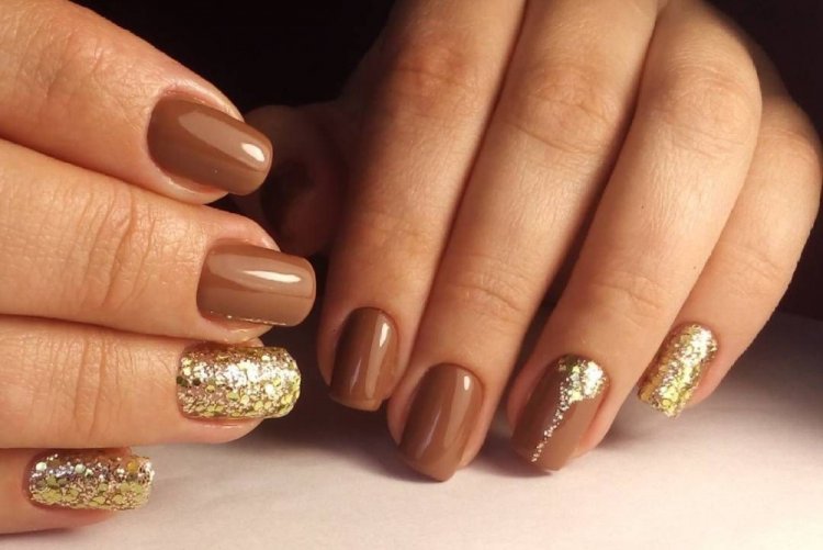 Новорічний манікюр 2023 (50 фото) - модні та красиві ідеї дизайну нігтів на Новий рік 2023