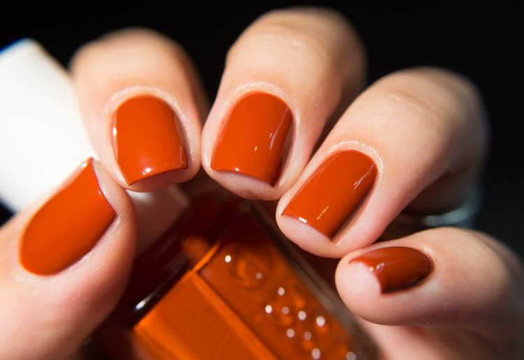 Новорічний манікюр на короткі нігті 2023 (50 фото) - красиві ідеї дизайну нігтів