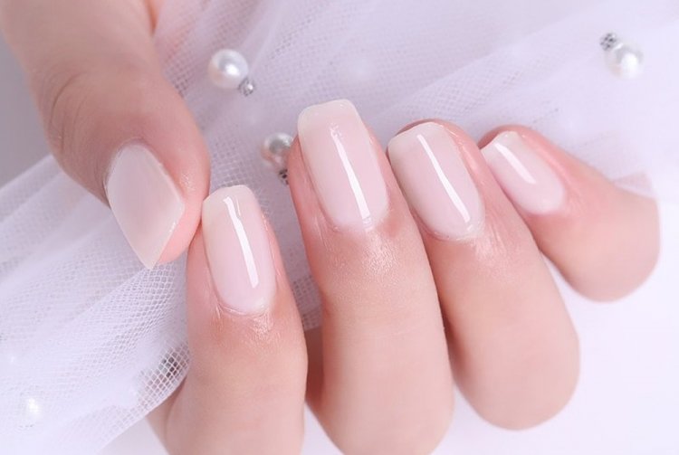 Новорічний манікюр на короткі нігті 2023 (50 фото) - красиві ідеї дизайну нігтів