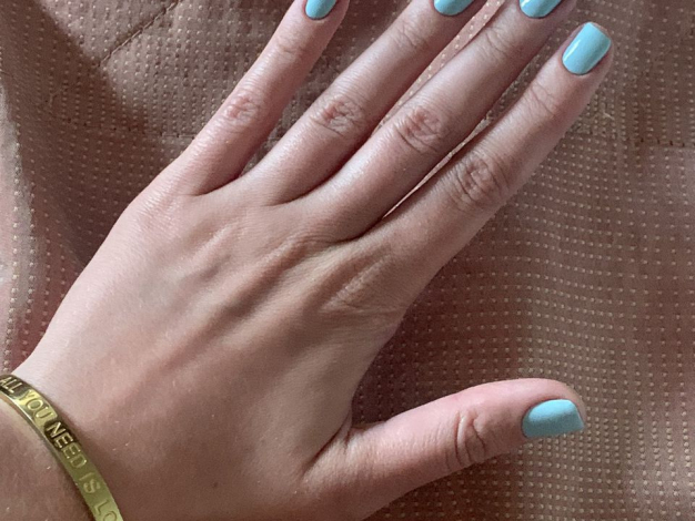 Найневдаліші відтінки лаку для манікюру у зрілому віці