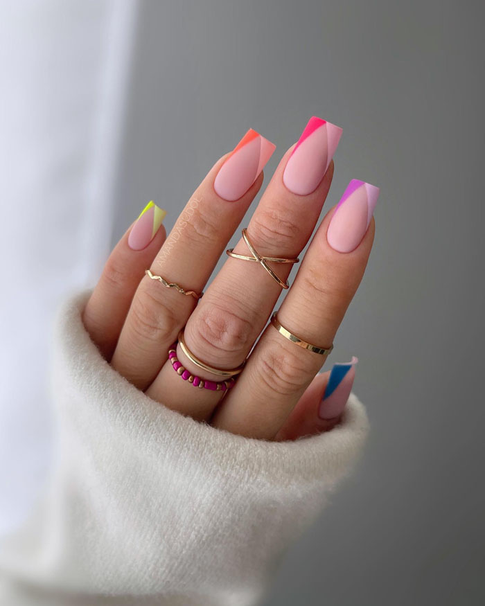Кольоровий френч 2023: +220 фото манікюру