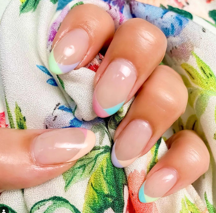 Кольоровий френч 2023: +220 фото манікюру