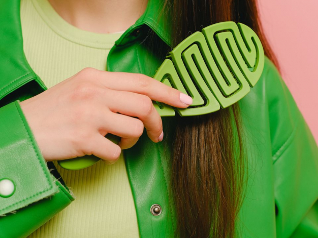 Розчісуйте тонке волосся за цими правилами, якщо хочете зробити його міцнішим і густішим