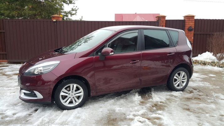 Бордовий колір у психології: що він позначає та символізує?