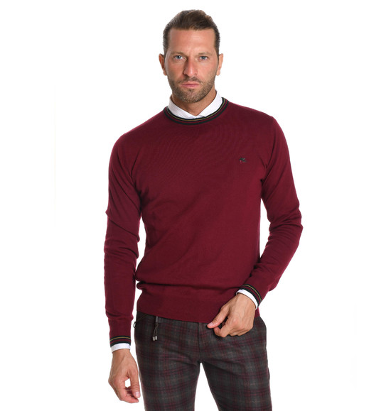 Бордовий колір у психології: що він позначає та символізує?