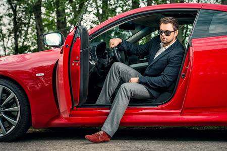 Як і де знайти багатого чоловіка?