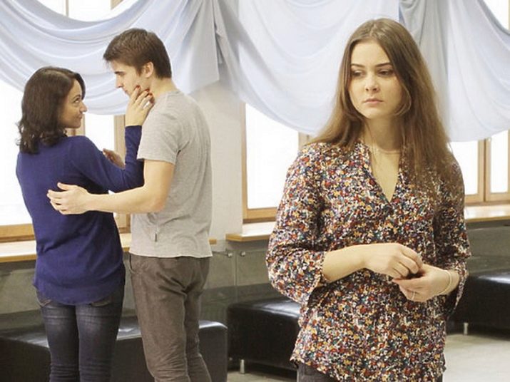 Подружня зрада: причини, ознаки та поради психолога