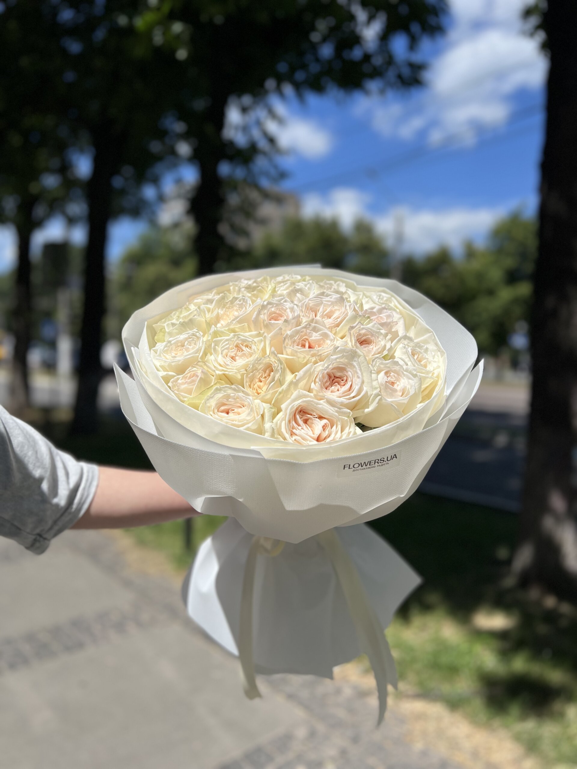 Пристрасть у кожній пелюстці: червоні троянди у букетах Flowers.ua